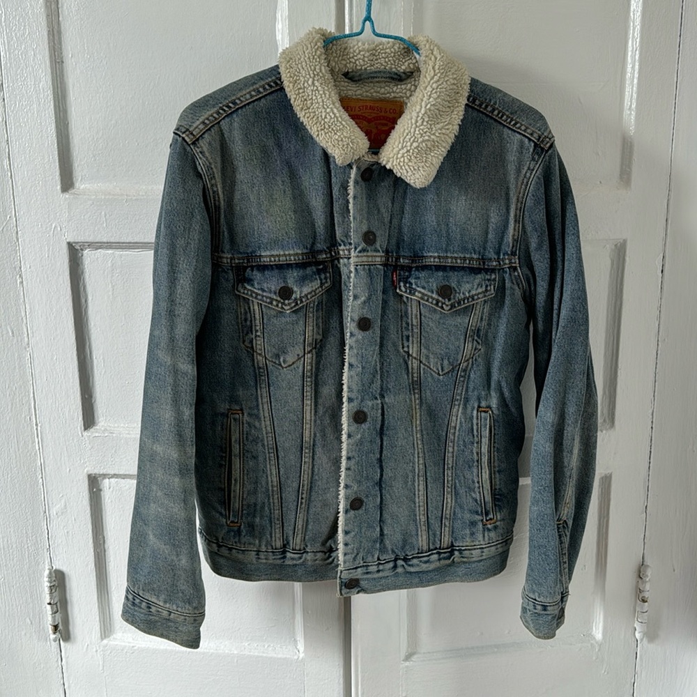 Levi’s Sherpa lined denim jacket size s